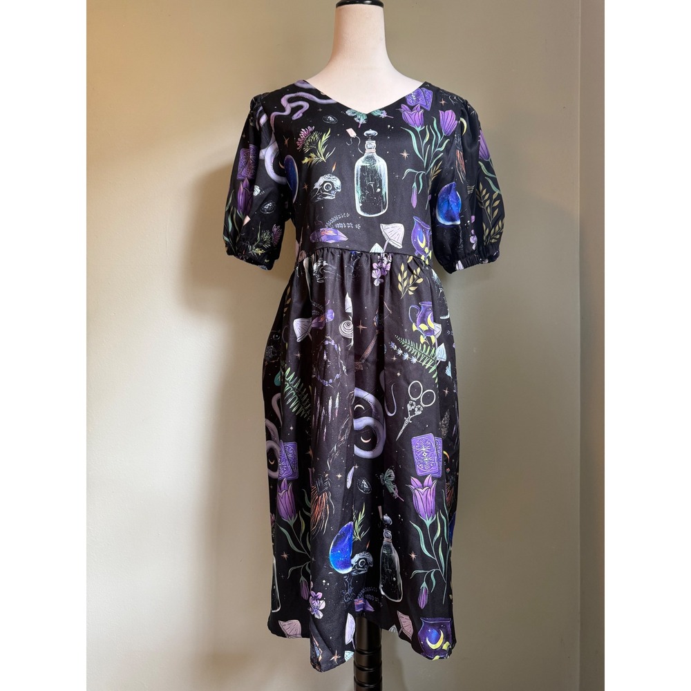 Coramoon Black Celestial Witchy Puff purple Midi Dress whimsi goth M floral snak